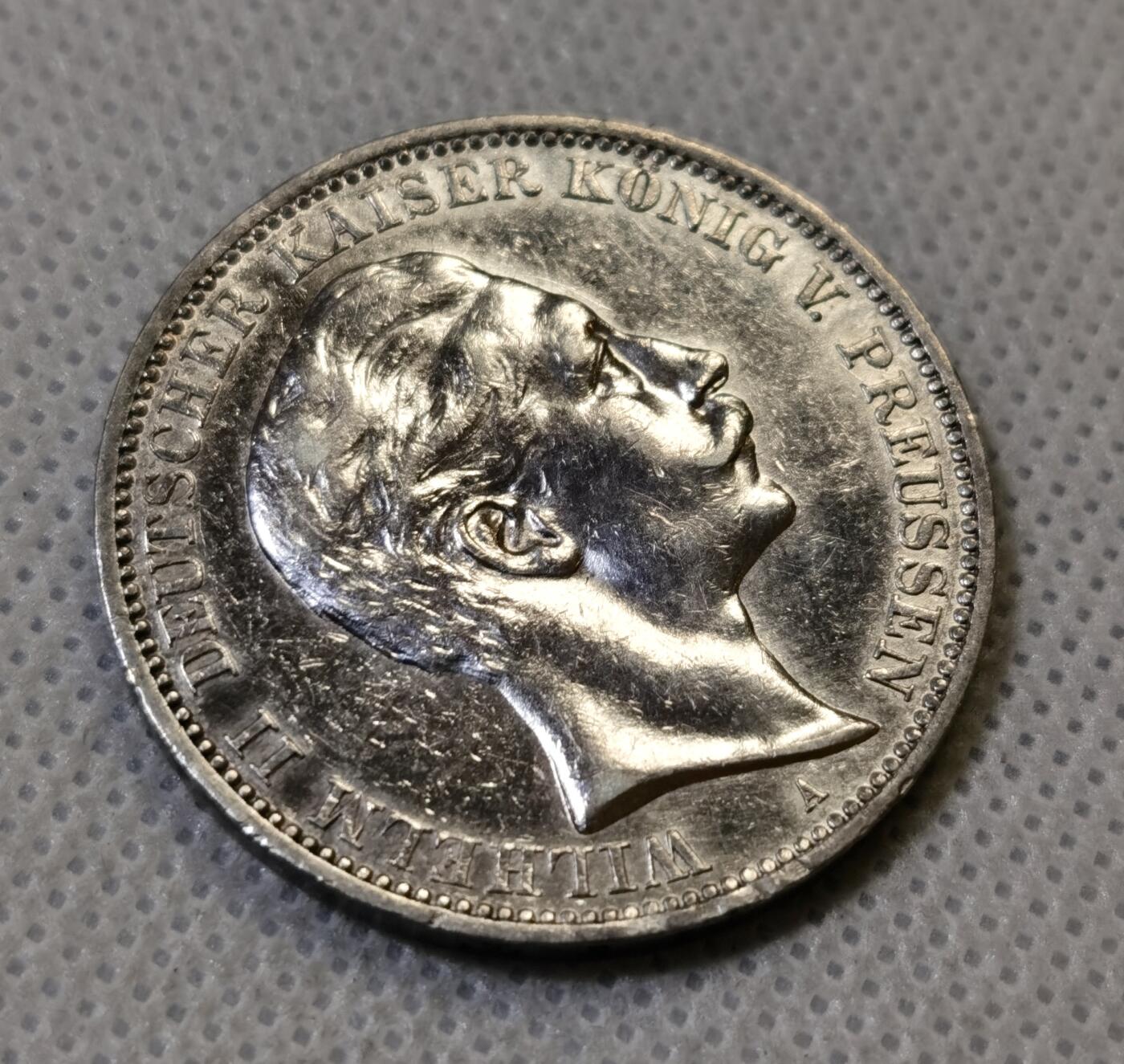 甄臻铺-世界币章拍卖（第44期）精品场拍品征集中，送拍享返佣金等优惠多多