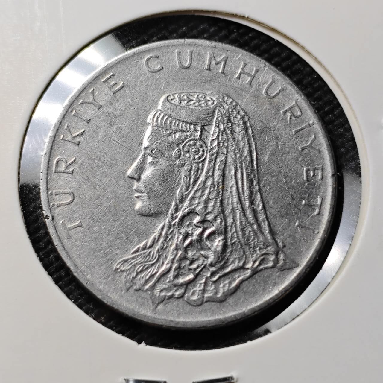 KK钱币收藏小铺 第382期  2月预留时间 周末发货 1973土耳其50库鲁 披纱女士