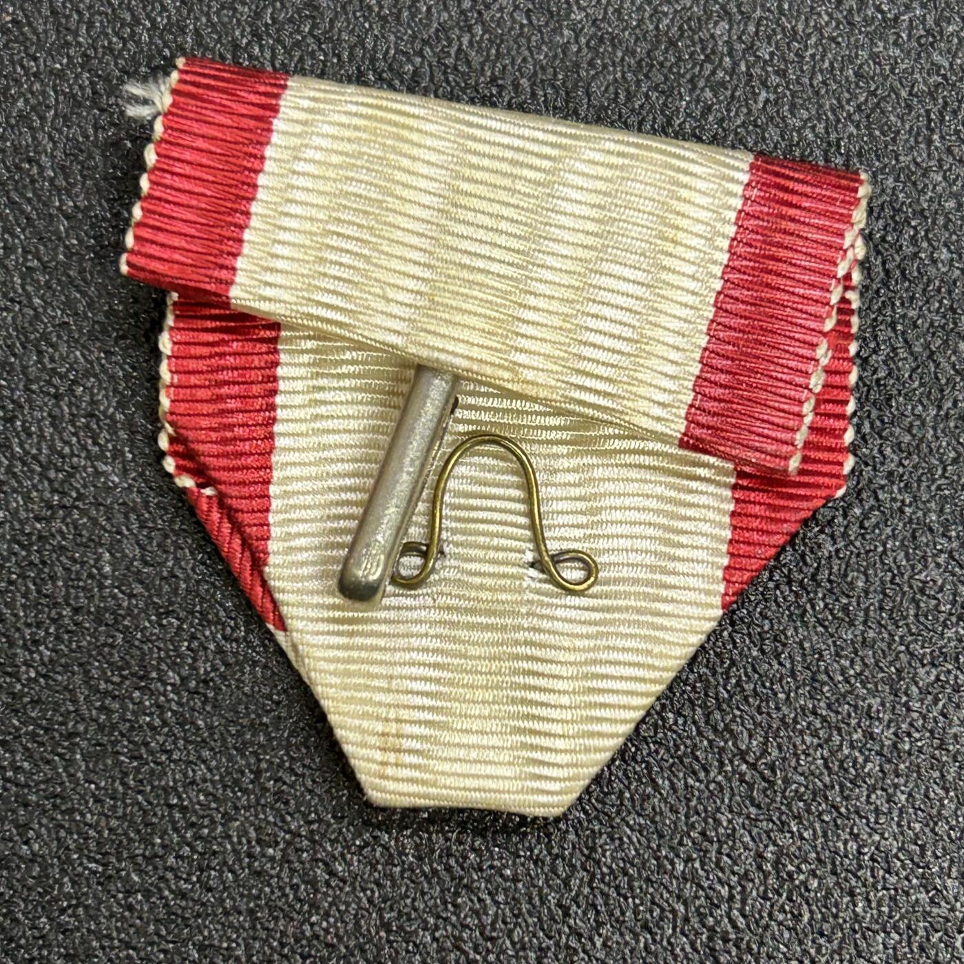 西秦中古拍卖第六十九期 不忘历史 抗战收藏 抗战时期 日本旭日勋章绶带