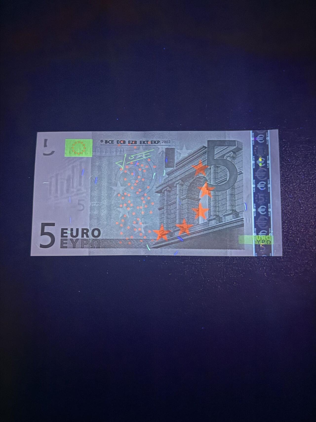 第14期 库存低价起拍 2002年 二签法国5欧 全新unc