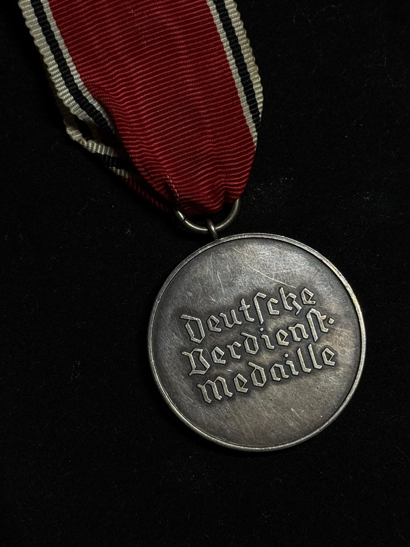 欢庆元旦！戎马世界章牌大赏第109期元旦大拍 铭记历史！德国二战雄鹰奖章，银制