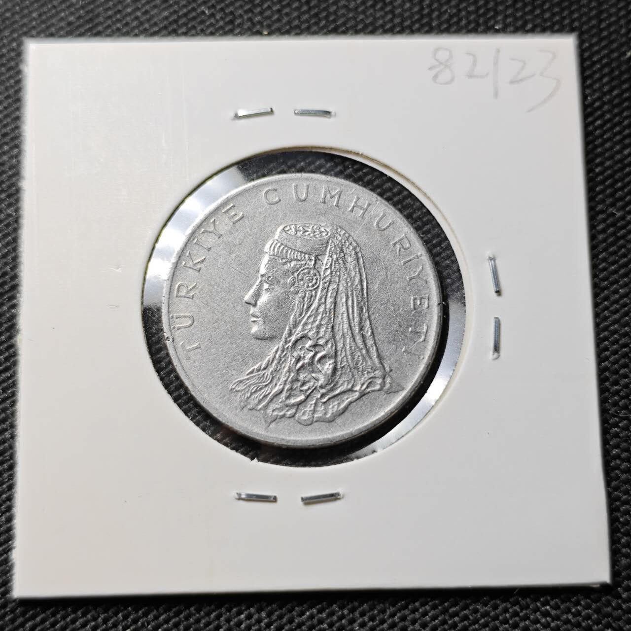 KK钱币收藏小铺 第382期  2月预留时间 周末发货 1973土耳其50库鲁 披纱女士