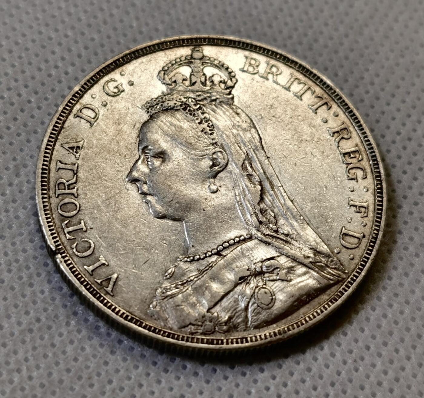 甄臻铺-世界币章拍卖（第44期）精品场拍品征集中，送拍享返佣金等优惠多多