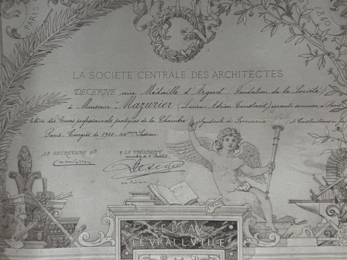 欢庆元旦！戎马世界章牌大赏第109期元旦大拍 法国中央建筑师协会银奖证书，1920年授予Lucien Adrien Laurent