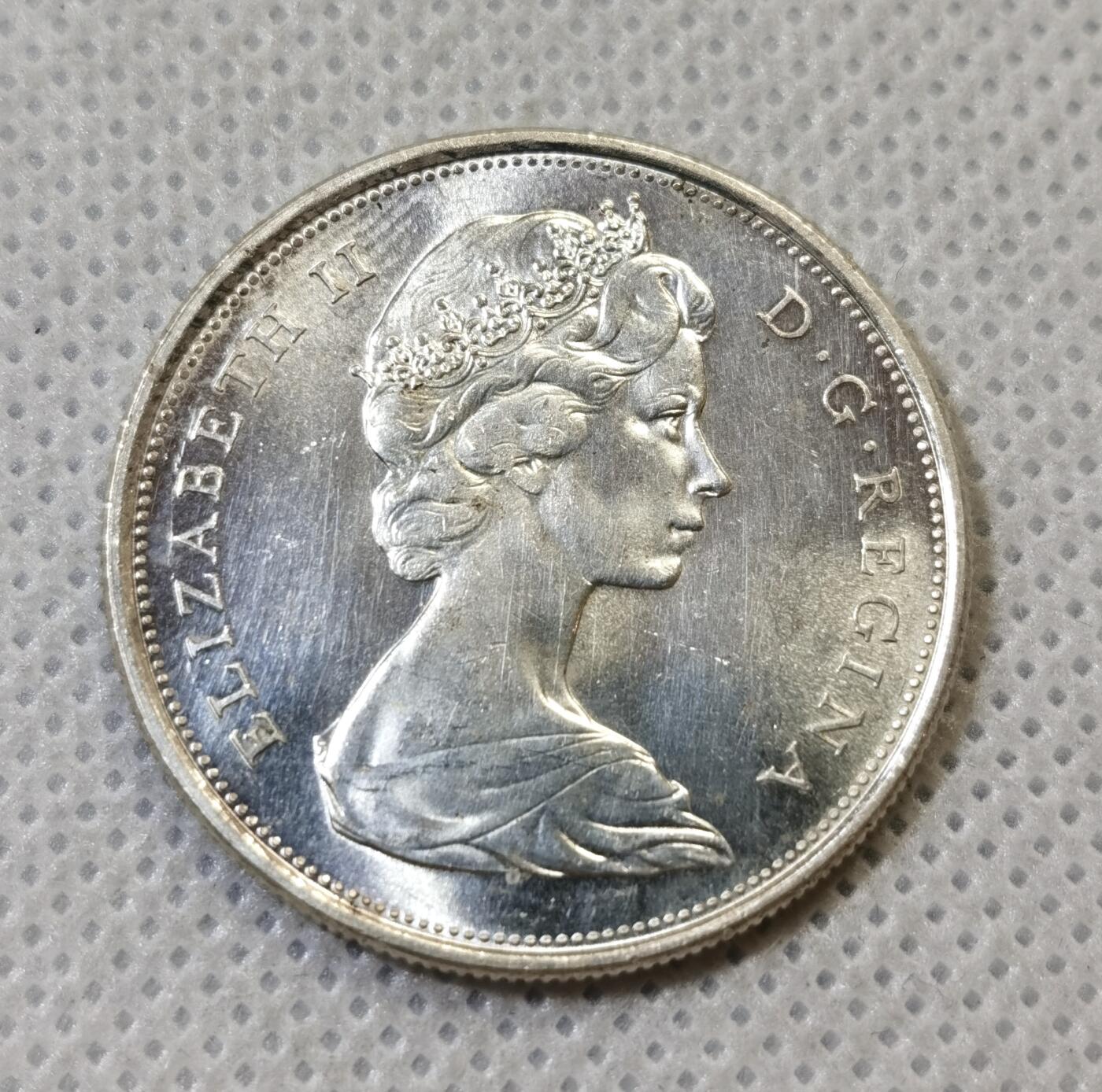 甄臻铺-世界币章拍卖（第44期）精品场拍品征集中，送拍享返佣金等优惠多多