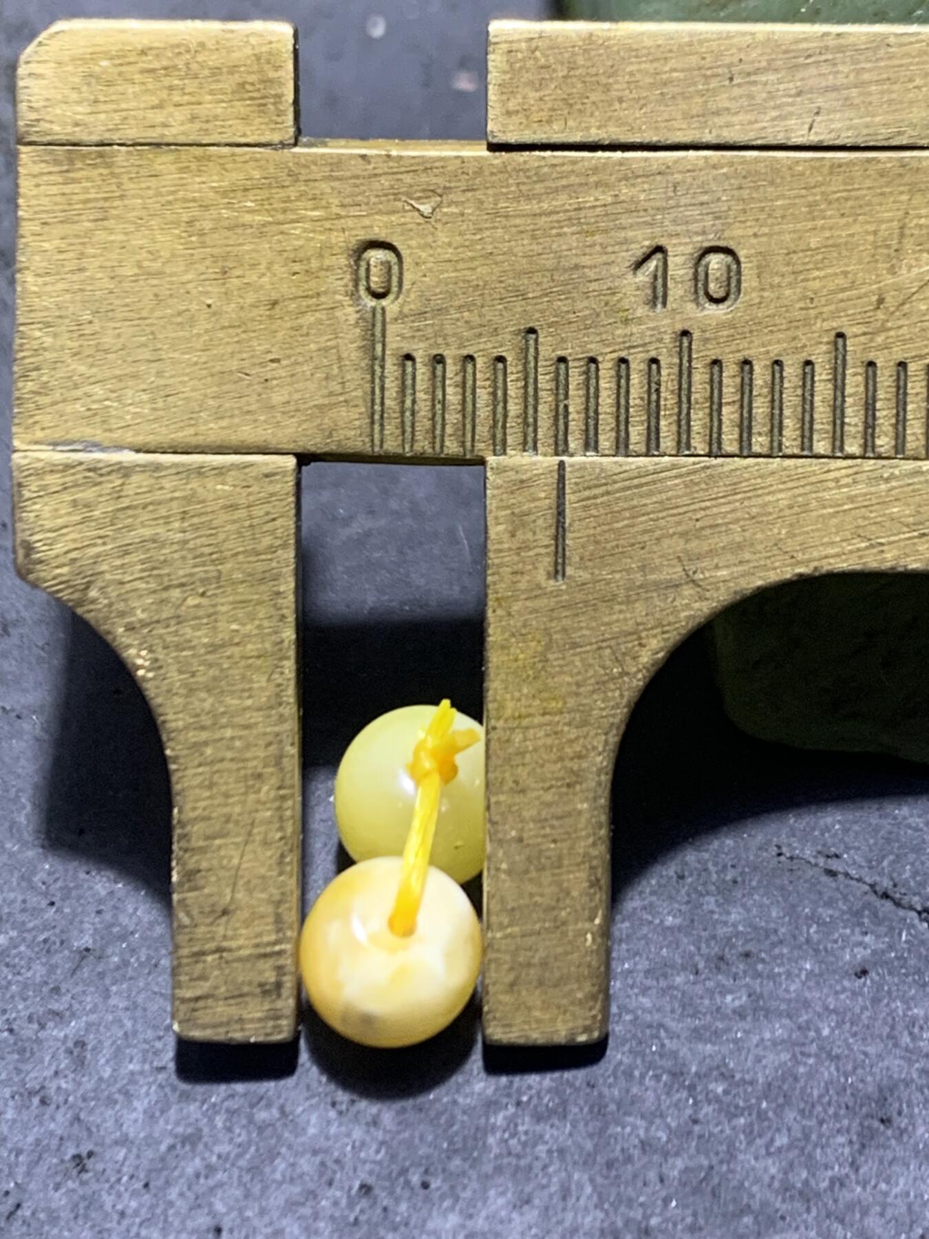 天然俄料原矿蜜蜡小尺寸老形桶珠腰珠两颗