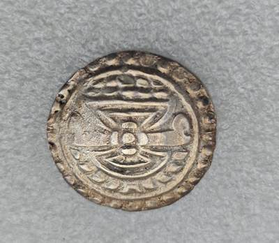 瓶子🏺第221期拍卖会 -  6-7世纪骠国打制银币大型银币  稀少王座版本  曾是杜维善老先生收藏并科普过的版本  这枚品相极好