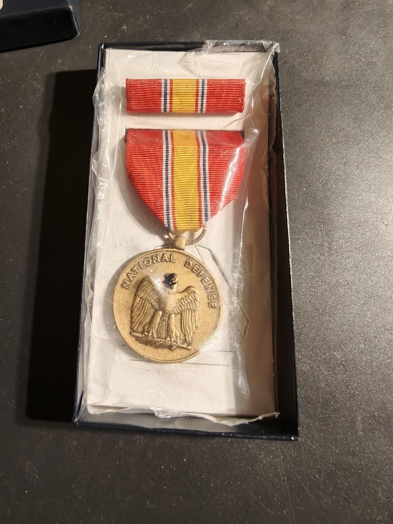 老王徽章第170期 美国国防服役奖章    原盒带略未拆封