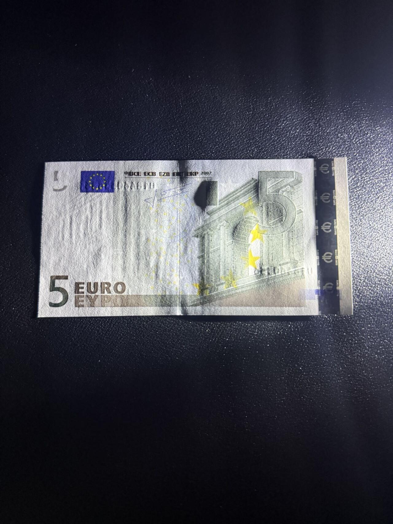 第14期 库存低价起拍 2002年 二签法国5欧 全新unc