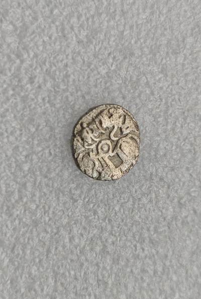 瓶子🏺第221期拍卖会 -   公元800年沙希王朝牛瘤骑士打制银币