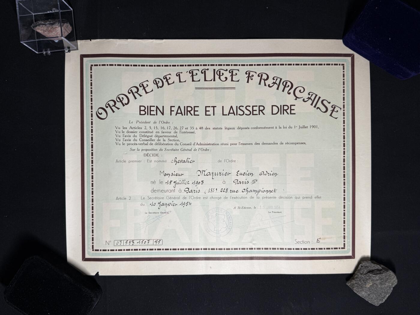 欢庆元旦！戎马世界章牌大赏第109期元旦大拍 法国爱丽斯骑士团（Ordre de l'Elice Française）骑士爵位证书，1954年授予Lucien Adrien Mayriller
