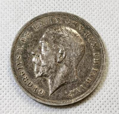 甄臻铺-世界币章拍卖（第44期）精品场拍品征集中，送拍享返佣金等优惠多多 UNC品相英国1935年木马剑银币，五彩包浆，经典乔治五世品种，状态很好，细节见图