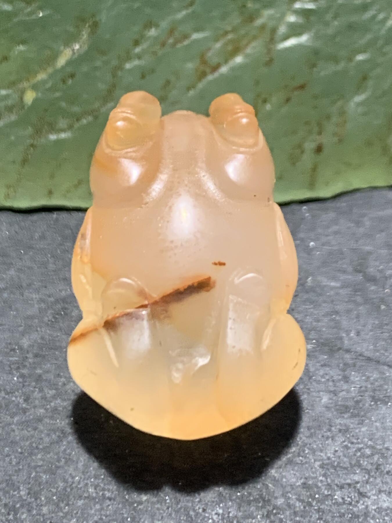 精美川料荔枝冻飘柿子红南红玛瑙雕刻“马上有钱”吊坠一个