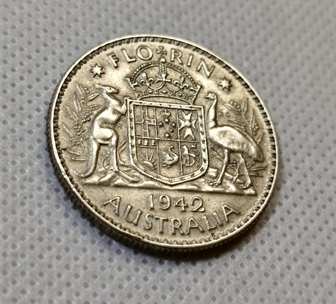 甄臻铺-世界币章拍卖（第44期）精品场拍品征集中，送拍享返佣金等优惠多多