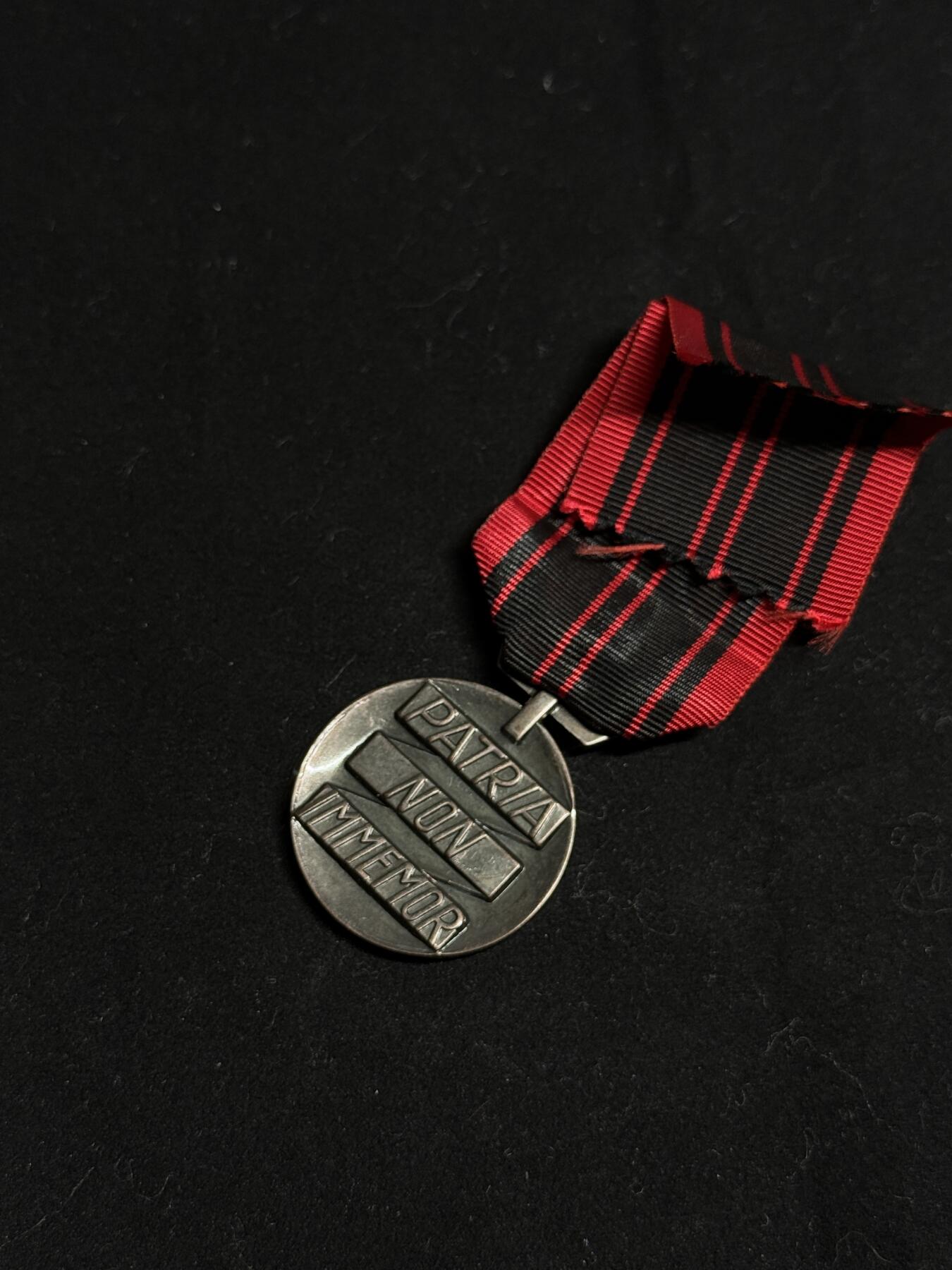 欢庆元旦！戎马世界章牌大赏第109期元旦大拍 法国二战抵抗奖章