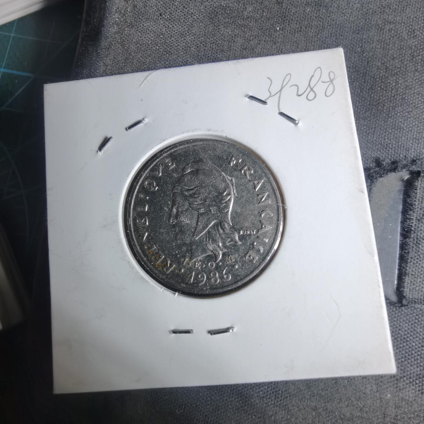 沼泽如烟--第939场 法属波利尼西亚1986年10法郎