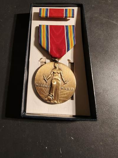 老王徽章第170期 - 美国二战胜利奖章   原盒带略