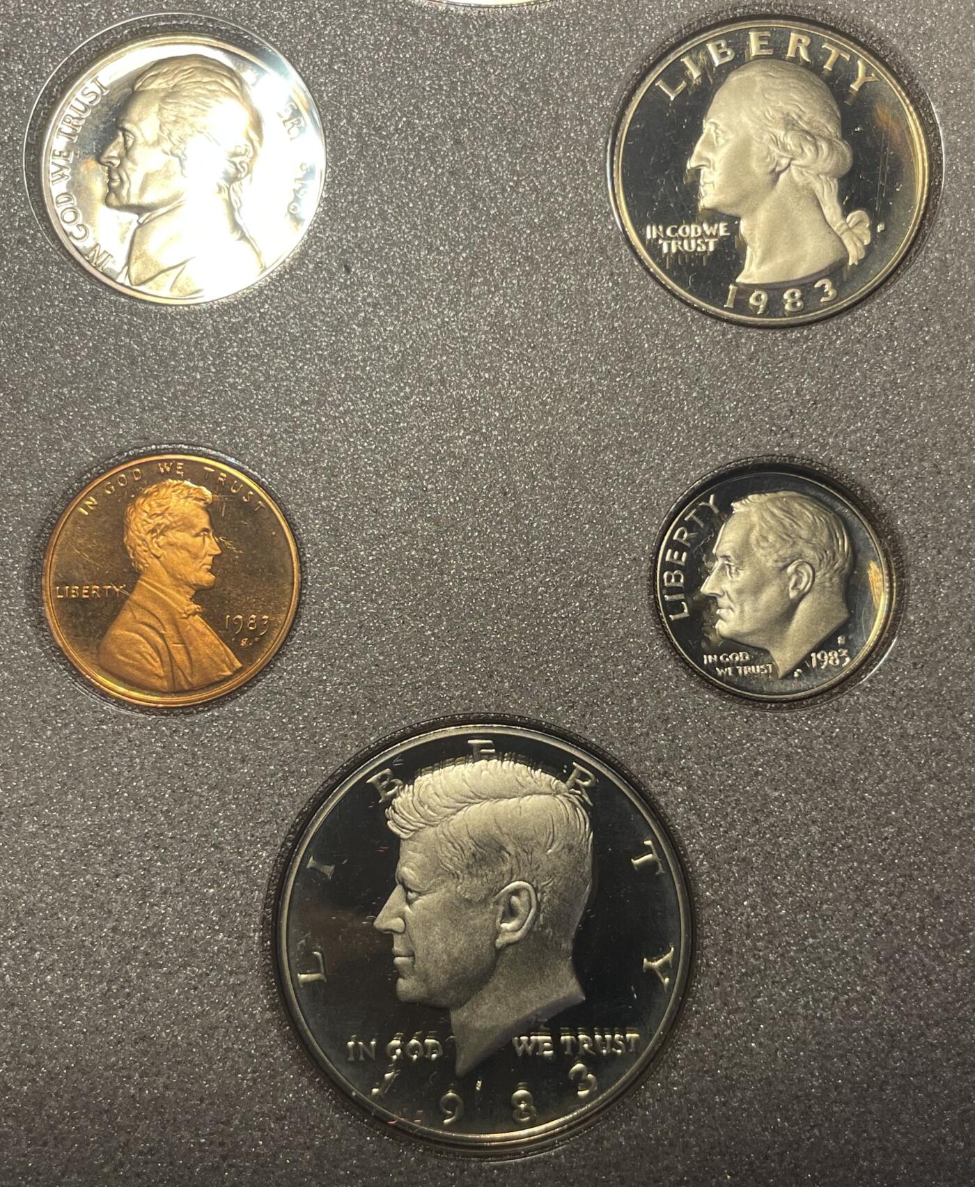 回流1222 美国1983年洛杉矶奥运会高端精制套币（Prestige Proof Set）含一枚90%高银纪念银币