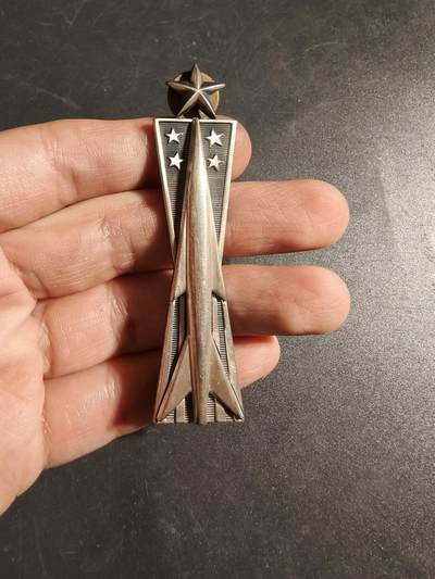 老王徽章第170期 - 美国导弹操作手中级技能章    3英寸   925银    19g     梅耶厂