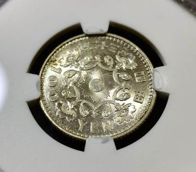 甄臻铺-世界币章拍卖（第44期）精品场拍品征集中，送拍享返佣金等优惠多多 NGC-MS62 日本昭和32年单凤100元银币 高分 银光闪闪