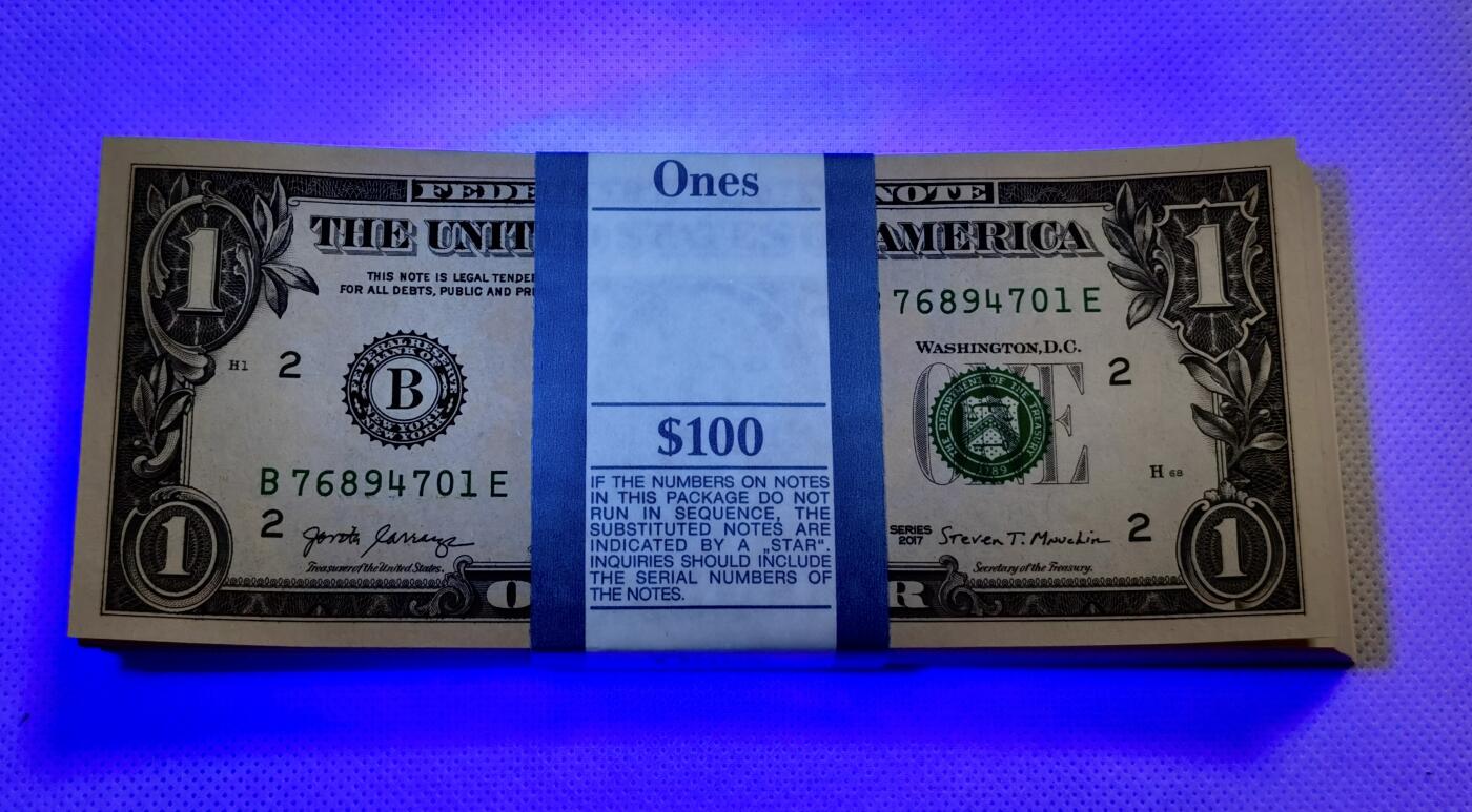 甄臻铺-世界币章拍卖（第44期）精品场拍品征集中，送拍享返佣金等优惠多多 2017年美国1美元 全新原封整刀100张连号 四角尖尖 尾号含777、788、799 保值增值 投资收藏佳品