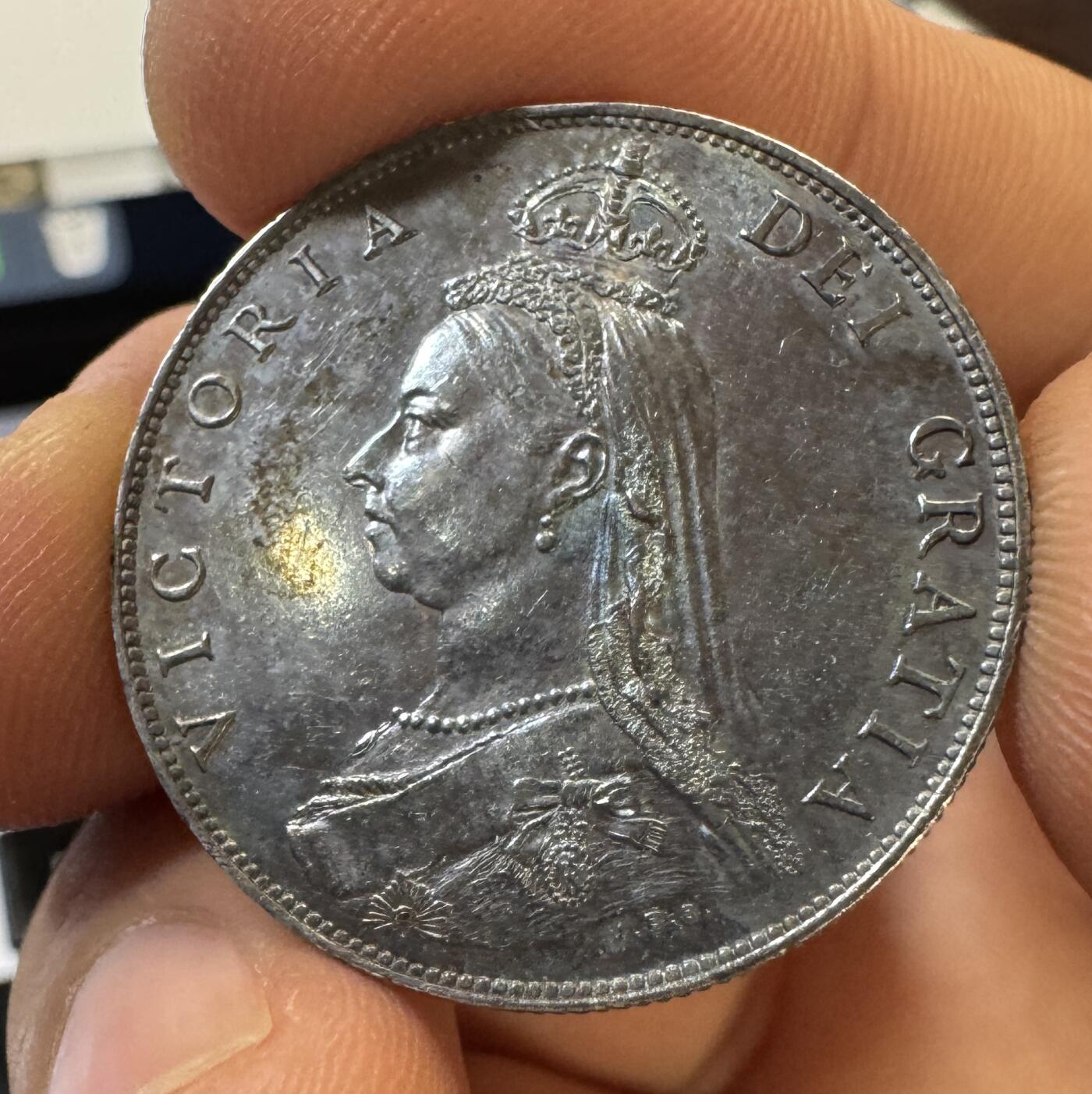 甄臻铺-世界币章拍卖（第44期）精品场拍品征集中，送拍享返佣金等优惠多多