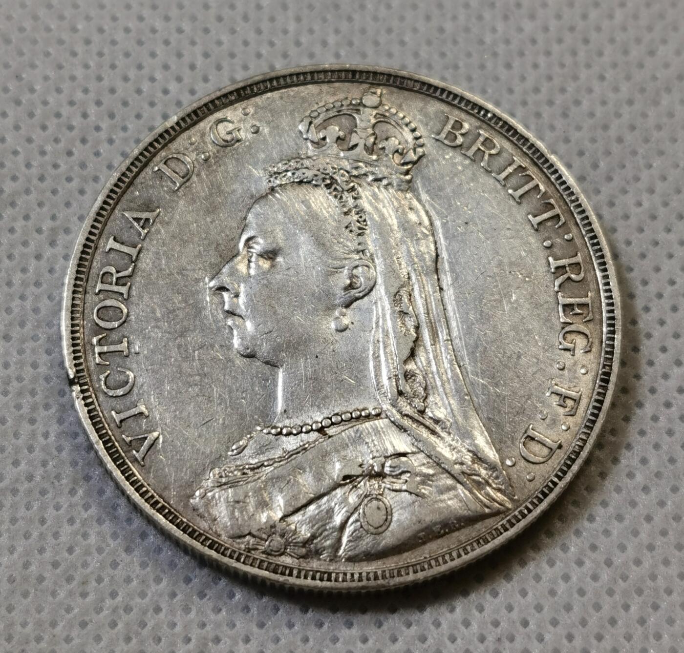 甄臻铺-世界币章拍卖（第44期）精品场拍品征集中，送拍享返佣金等优惠多多