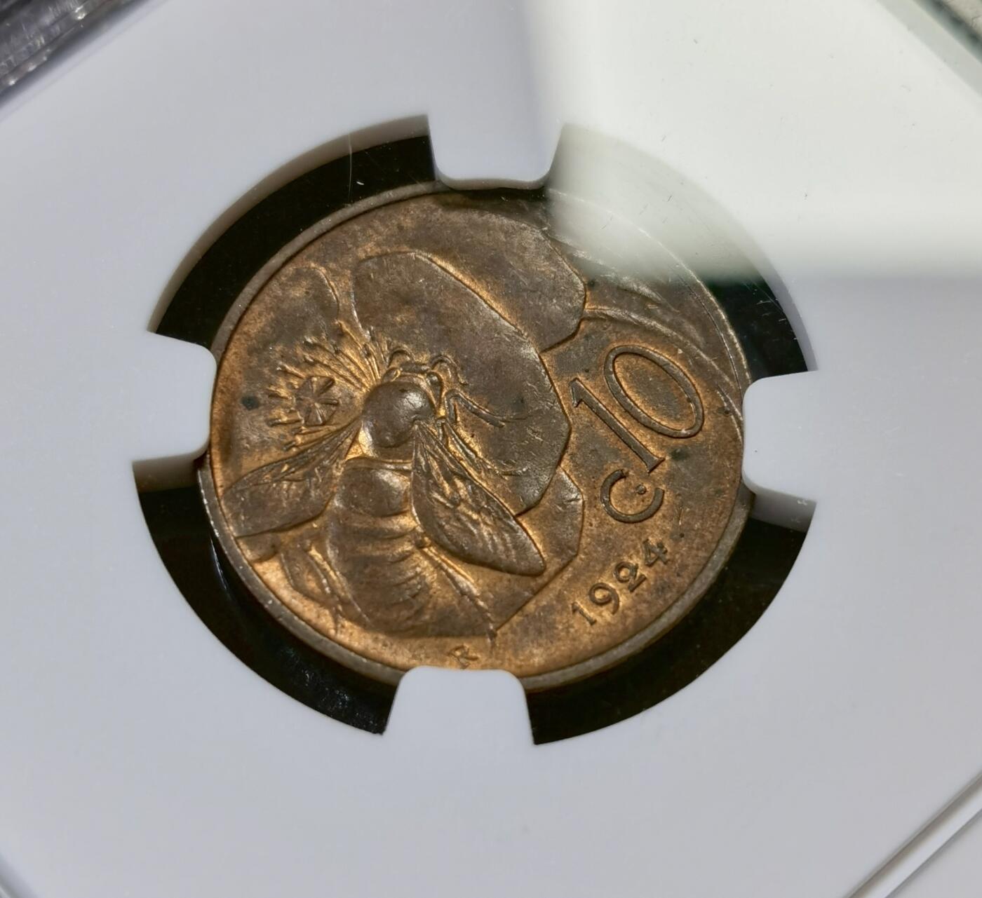 甄臻铺-世界币章拍卖（第44期）精品场拍品征集中，送拍享返佣金等优惠多多