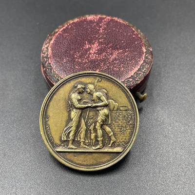 「木头集藏」“冬至雅藏”——章牌精品专场！ - 1842年法国婚礼镀金原盒银章，直径：36.3 mm，21.6 g，边铭：油灯，少见早期镀金版本，品相不错，原皮盒正常使用。