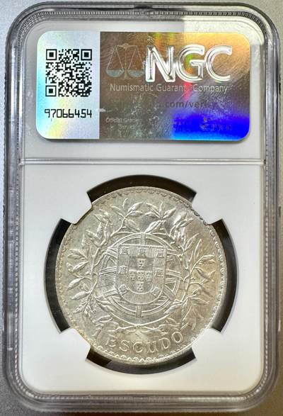 甄臻铺-世界币章拍卖（第44期）精品场拍品征集中，送拍享返佣金等优惠多多 NGC-MS61 葡萄牙 1916年 1埃斯库多银币，古典设计很好看，流水转光疑似低评