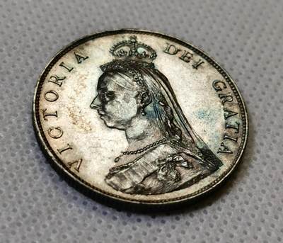 甄臻铺-世界币章拍卖（第44期）精品场拍品征集中，送拍享返佣金等优惠多多 UNC品相英国1887福林银币，原光带彩好状态，现在好品相的裸币不太好找了，细节见图