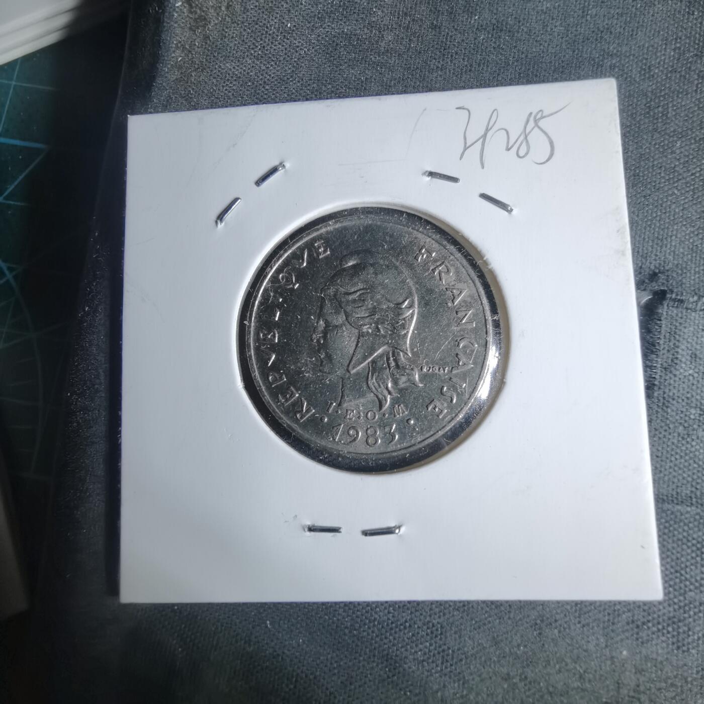 沼泽如烟--第939场 法属波利尼西亚1983年10法郎