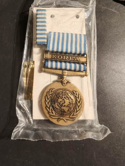 老王徽章第170期 - 美国版联合国韩战服役奖章     原盒带略未拆封
