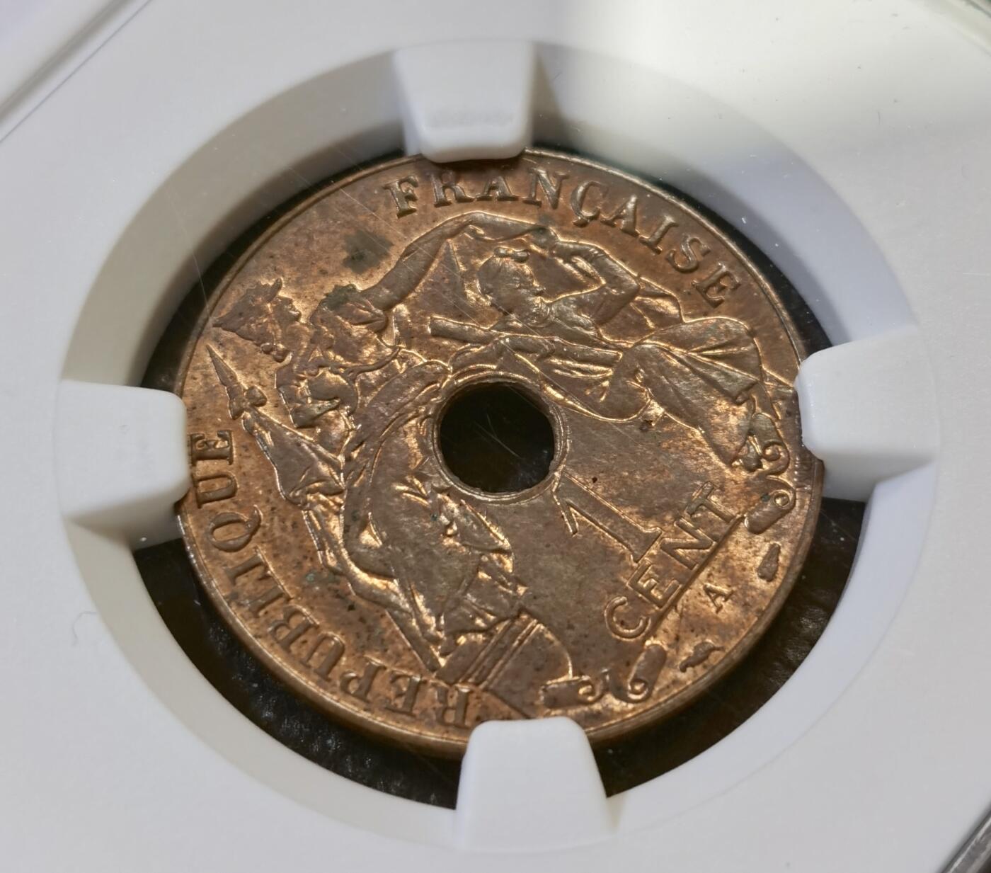 甄臻铺-世界币章拍卖（第44期）精品场拍品征集中，送拍享返佣金等优惠多多