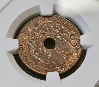 甄臻铺-世界币章拍卖（第44期）精品场拍品征集中，送拍享返佣金等优惠多多 NGC-MS62RB 法属印度支那1939A百分之一铜币，有趣的汉字坐人铜币，铜光四溢