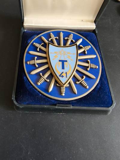 老王徽章第170期 - 法国第41通信团纪念章      原盒     直径70mm     重量103.6g