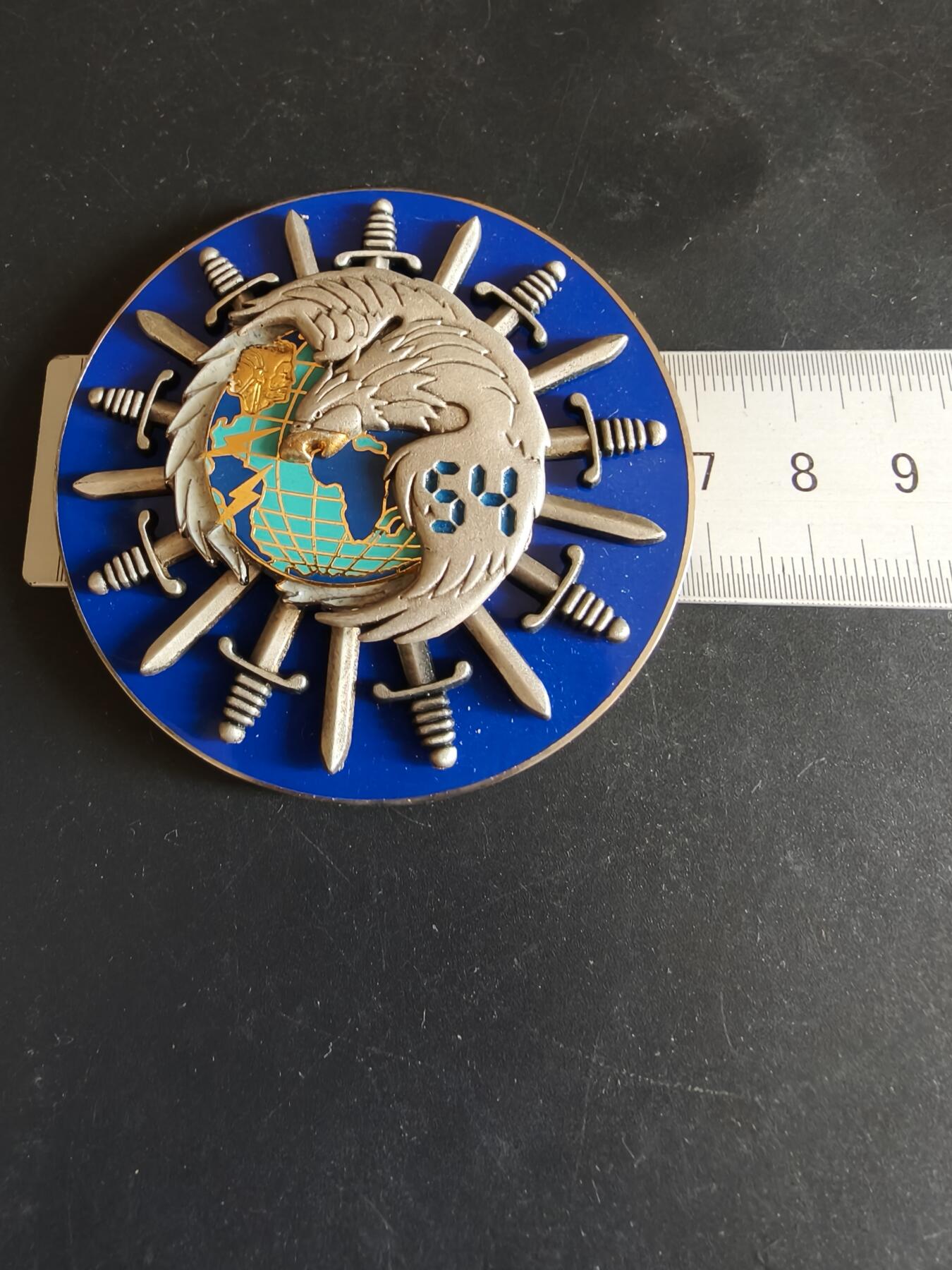 老王徽章第170期 法国陆军第54通信团纪念章     原盒     直径68mm     重量102.9g