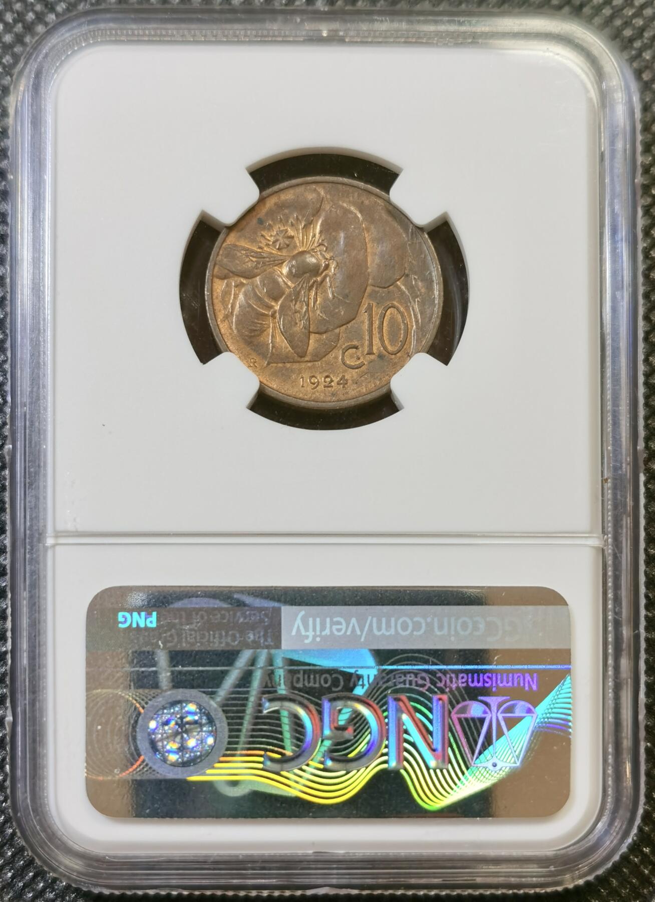 甄臻铺-世界币章拍卖（第44期）精品场拍品征集中，送拍享返佣金等优惠多多