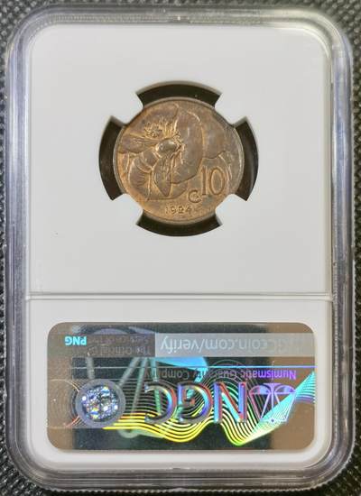 甄臻铺-世界币章拍卖（第44期）精品场拍品征集中，送拍享返佣金等优惠多多 NGC-AU58 意大利小蜜蜂十分铜币，原铜光好状态，低评状态，经典设计，非常好状态