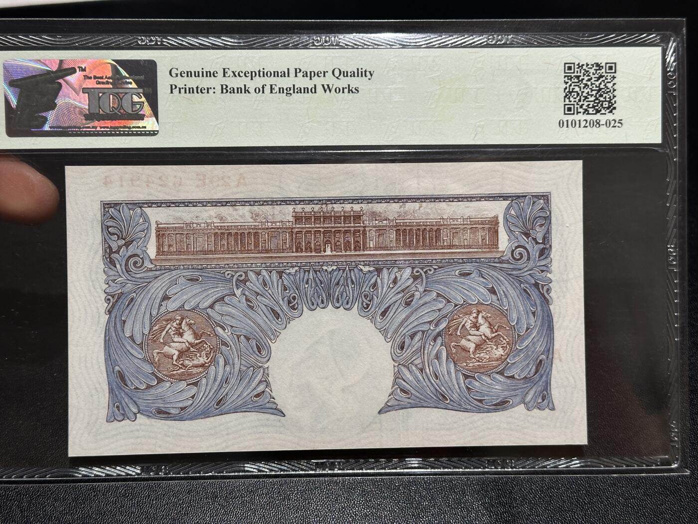 《外钞收藏家》第五百九十五期（优品场）（本平台长期征集拍品、欢迎藏友们联系合作） 1940-48年英国A序列1镑 TQG评级65