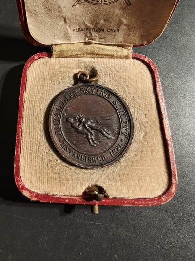老王徽章第170期 - 英国铜级拯救生命协会奖章    1936年实发     原盒