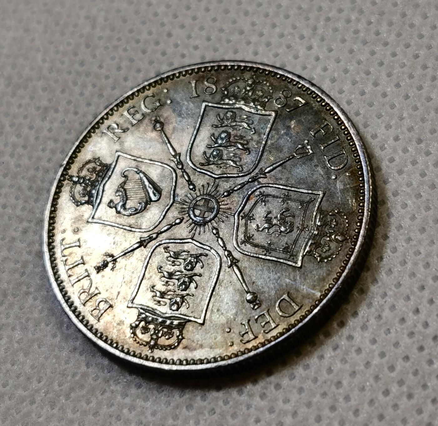 甄臻铺-世界币章拍卖（第44期）精品场拍品征集中，送拍享返佣金等优惠多多