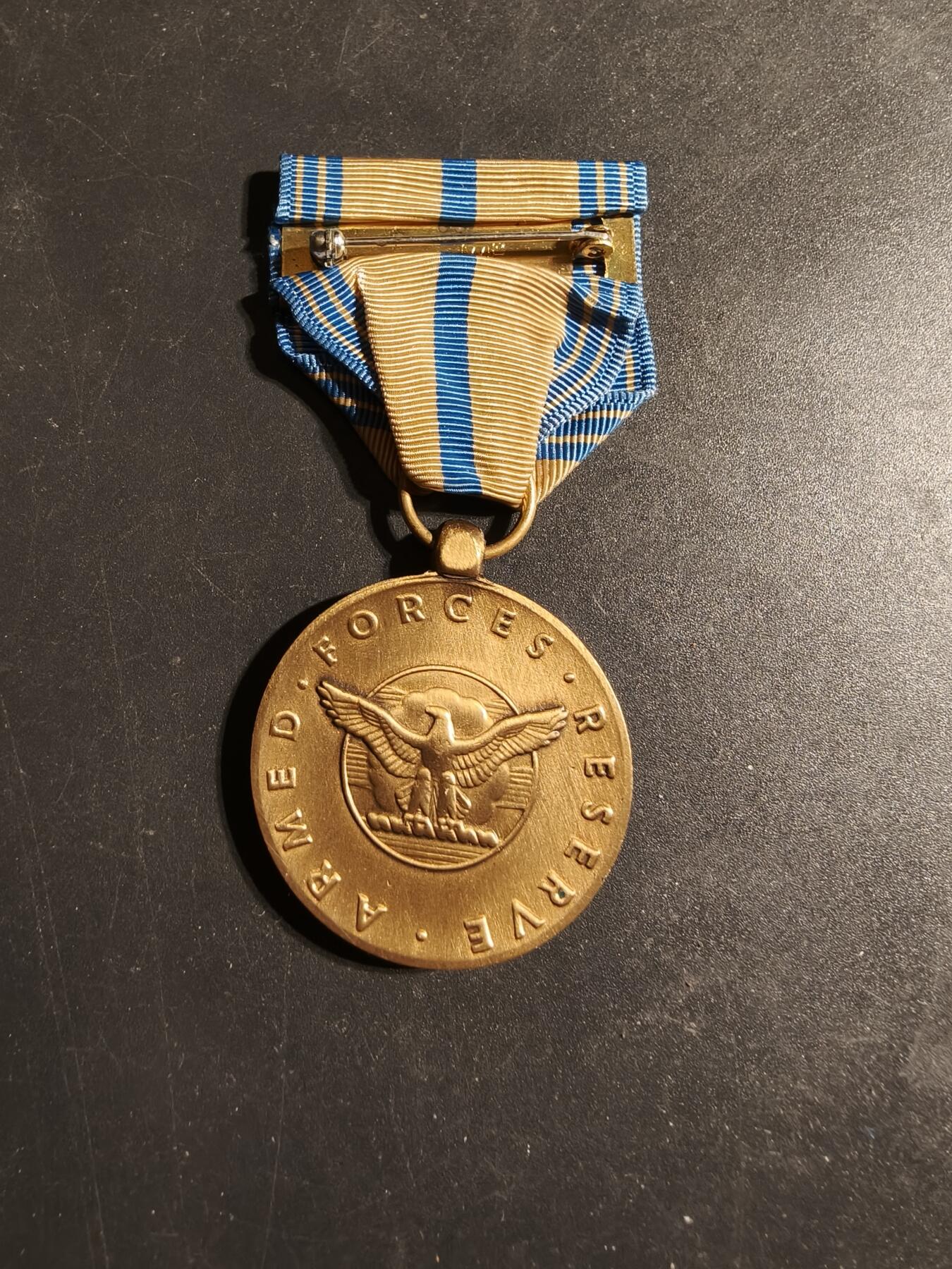 老王徽章第170期 美国空军预备役服役奖章