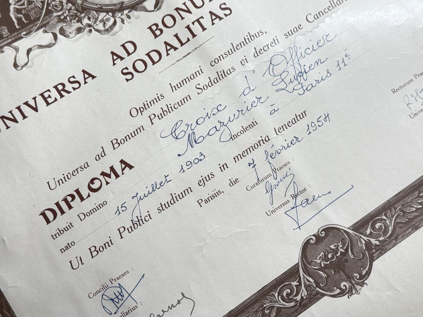 欢庆元旦！戎马世界章牌大赏第109期元旦大拍 法国“公共利益普世协会”会员证书，授予Lucien Adrien Mayriller协会官员身份