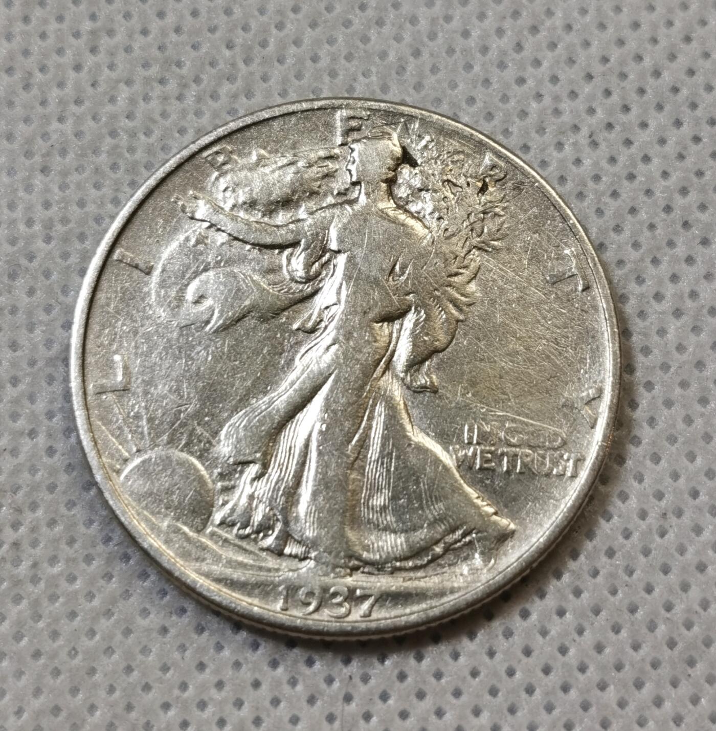 甄臻铺-世界币章拍卖（第44期）精品场拍品征集中，送拍享返佣金等优惠多多