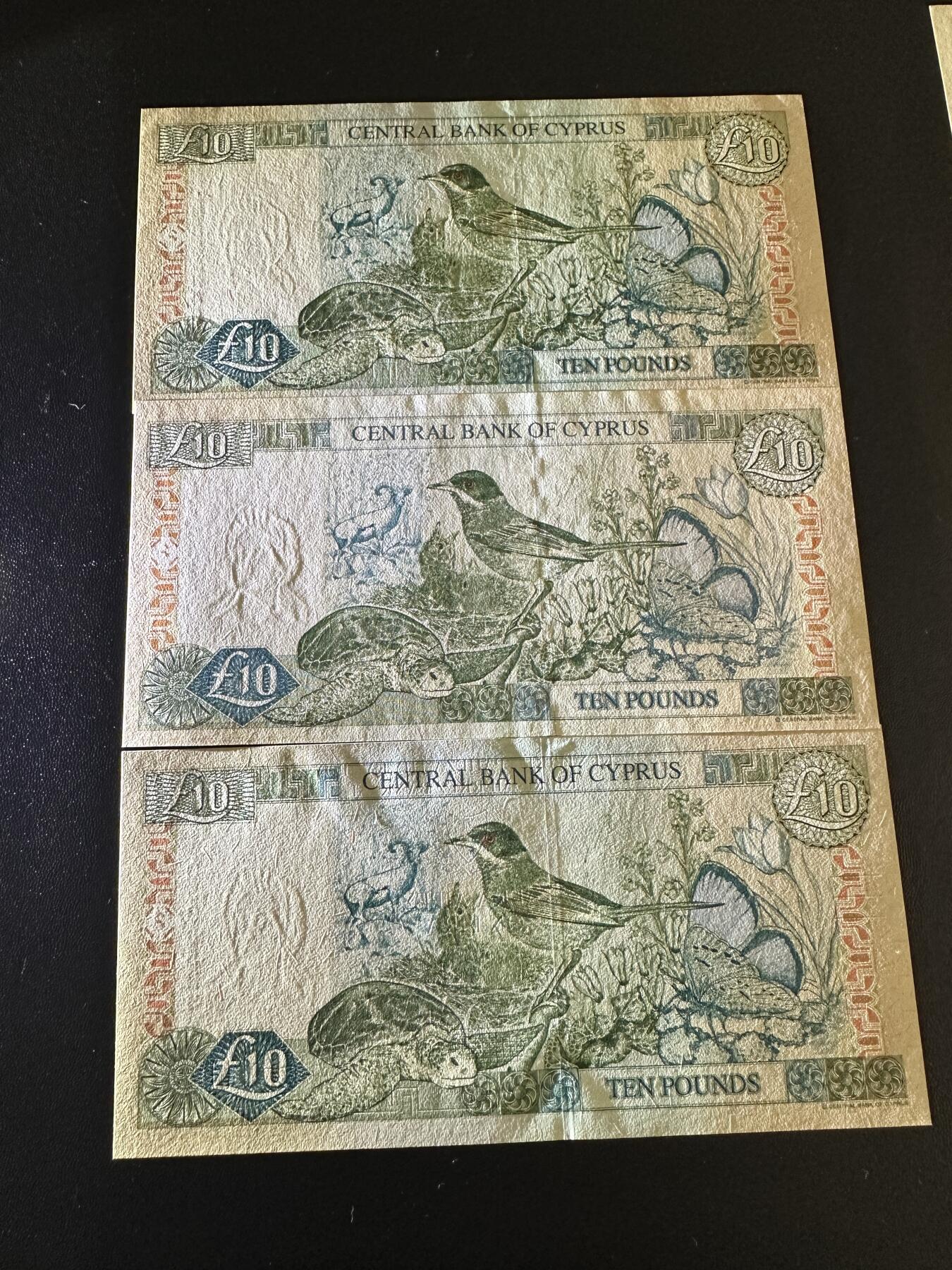 《外钞收藏家》第五百九十五期（优品场）（本平台长期征集拍品、欢迎藏友们联系合作） 塞浦路斯10里拉 3个年份一起 全新UNC  其中1张豹子号