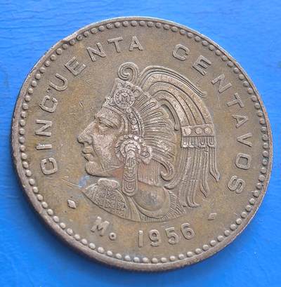 外国优质老铜币高银银币，周六九点倒数截拍，满百包邮，持续收拍 - 墨西哥1956年50分大铜币，正面印第安首领像展现本土文化，背面鹰叼蛇国徽是国家象征，见证墨西哥历史与文化融合