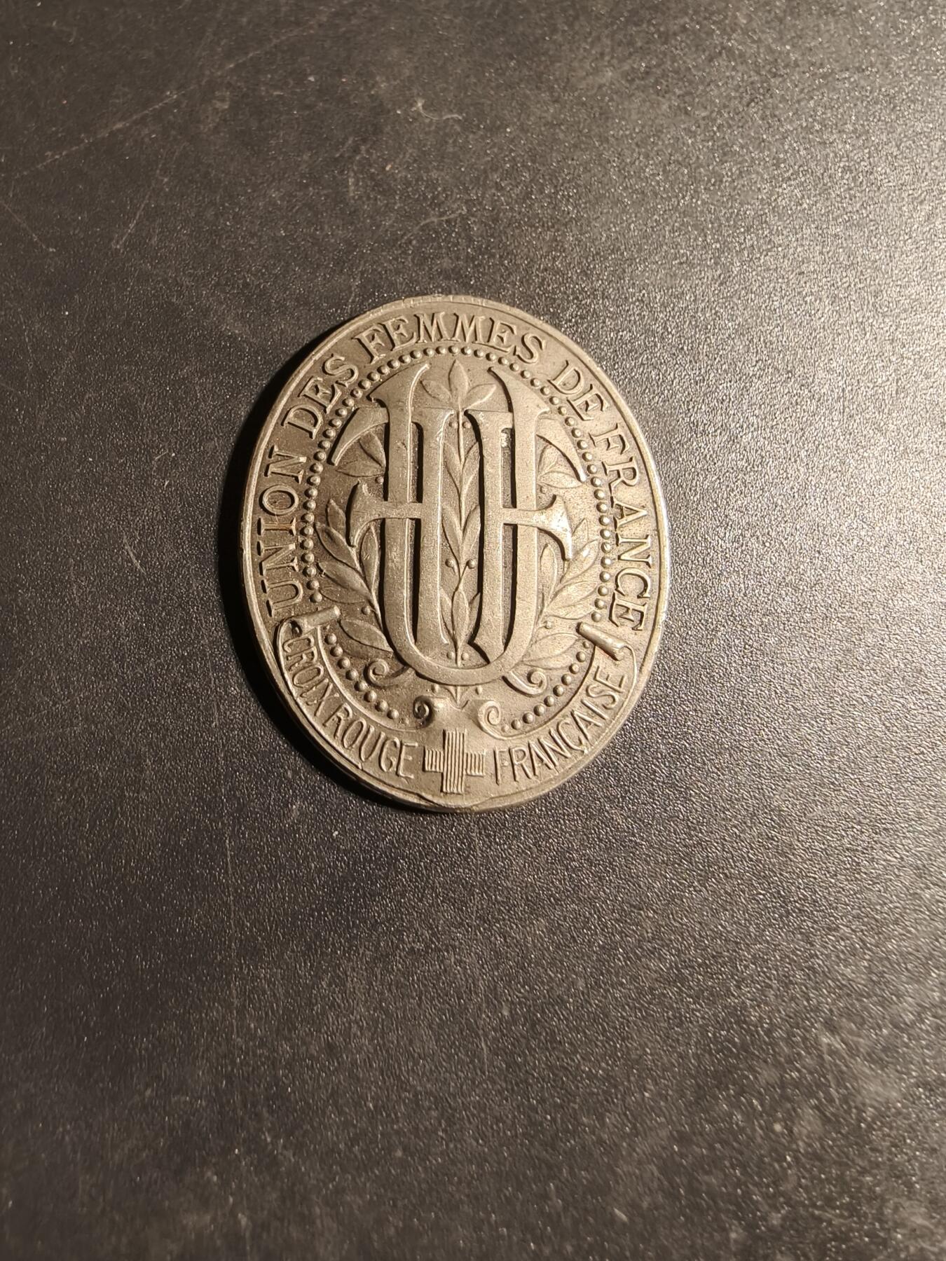 老王徽章第170期 法国一战战场救助奖章    断头章