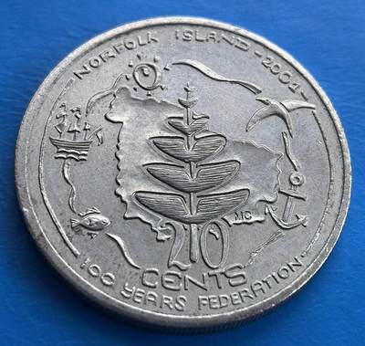 外国优质老铜币高银银币，周六九点倒数截拍，满百包邮，持续收拍 - 澳大利亚诺福克岛2001年纪念联邦成立 100周年纪念币。融合岛屿地图、帆船、鱼、锚等元素，展现诺福克岛独特地理与历史，设计具地域文化纪念意义，是研究该岛与澳大利亚联邦关系的实物钱币 。