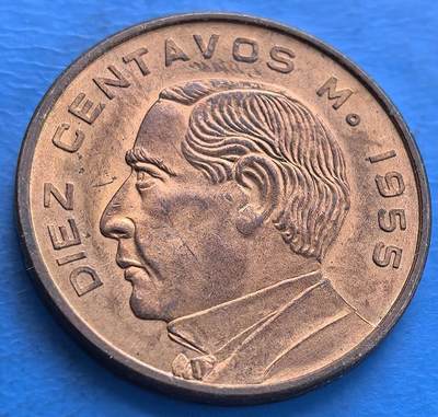 外国优质老铜币高银银币，周六九点倒数截拍，满百包邮，持续收拍 - 带原光墨西哥1955 年10 分。正面为墨西哥国徽（鹰叼蛇立仙人掌），环绕 “ESTADOS UNIDOS MEXICANOS” ；背面是人物头像，搭配 “DIEZ CENTAVOS M・1955” 。鹰蛇图案是墨西哥文化标志，见证其历史传承，硬币承载墨西哥货币史与民族文化，具收藏及文化研究价值 。